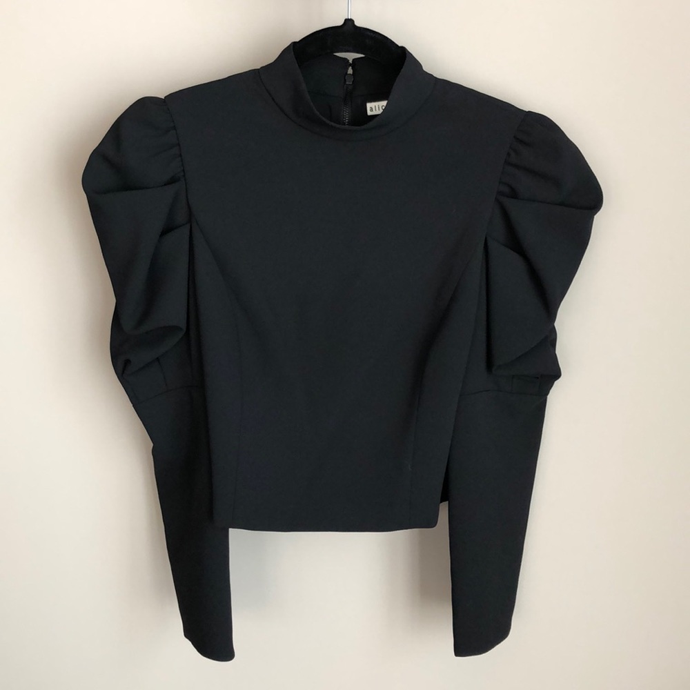 Alice + Olivia Brenna fitted puff sleeve crop top